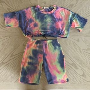 Tie dye set. Cropped t shirt and biker shorts.